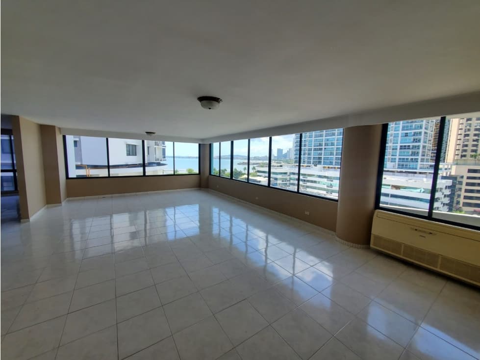 SE ALQUILA HERMOSO PENTHOUSE CON VISTA AL MAR — foto 1