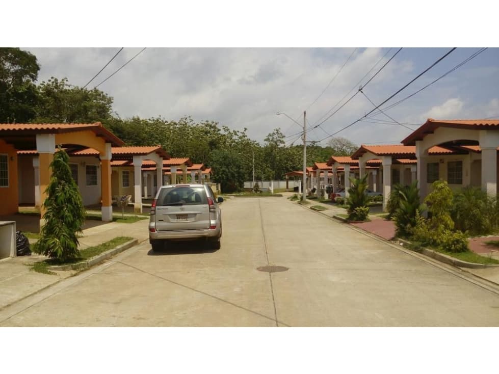 SE ALQUILA CASA EN BRISAS DEL GOLF — foto 2