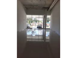 VENDO LOCAL COMERCIAL EN PARQUE LEFEVRE