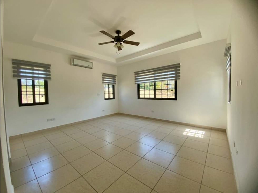 SE VENDE HERMOSA CASA — foto 4