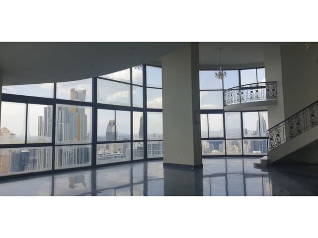 Alquilo Extraordinario y lujoso pent house en paitilla