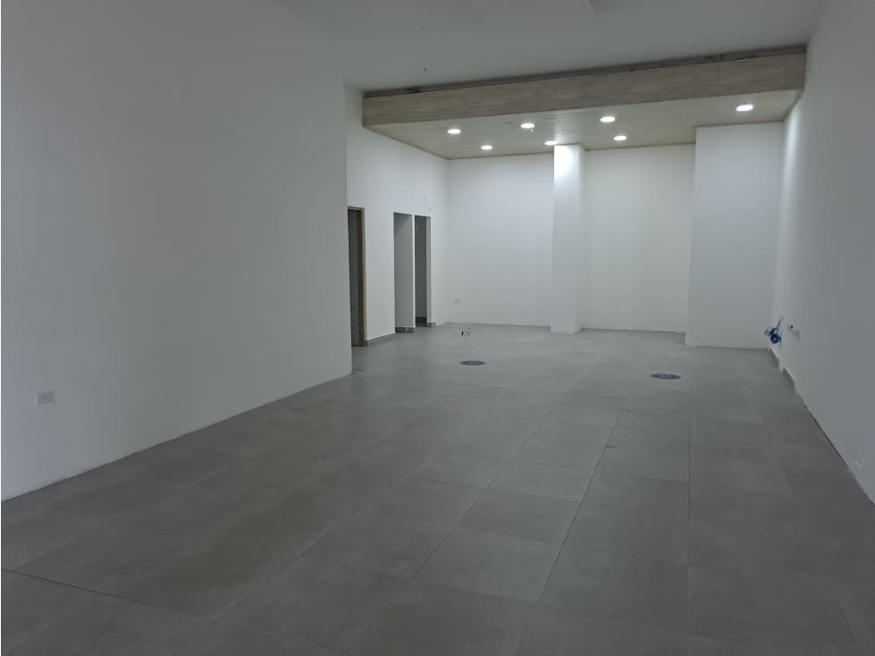 SE ALQUILAN LOCALES COMERCIALES EN VIA ESPAÑA — foto 3