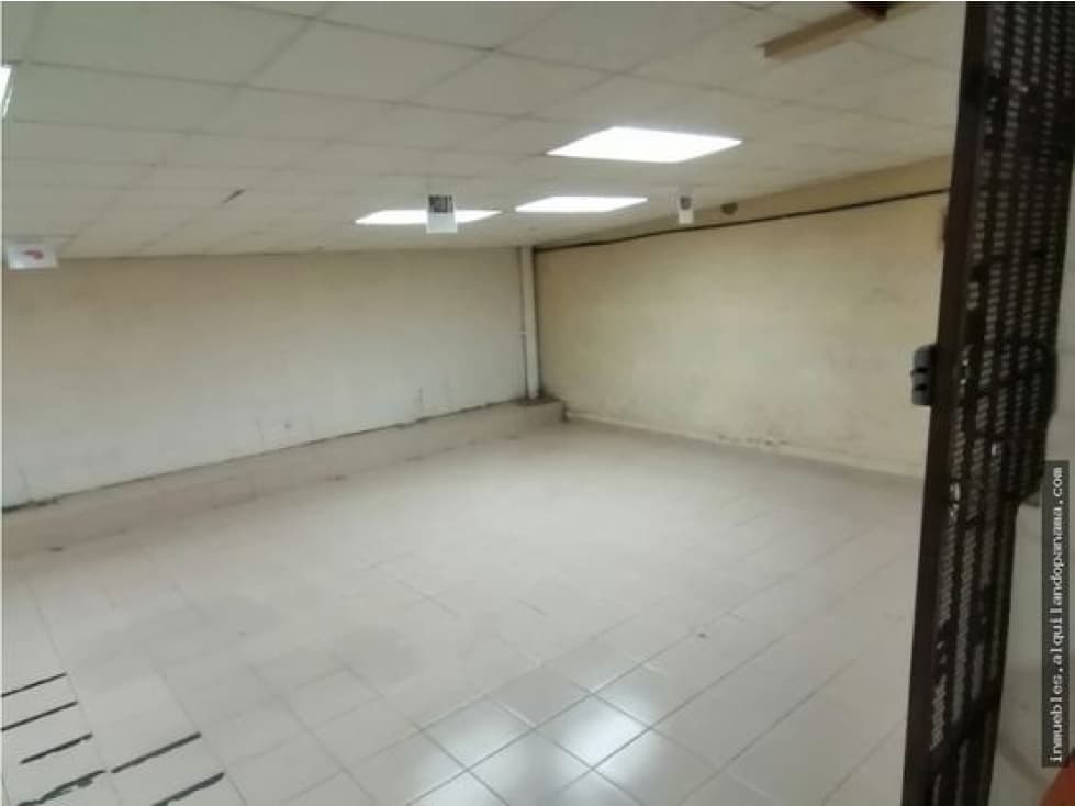 Se Vende Local Comercial 300 mts Parque Lefevre $395.000.oo — foto 2