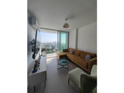AQUILO HERMOSO apartamento amoblado con gran vista en Altos Del Golf