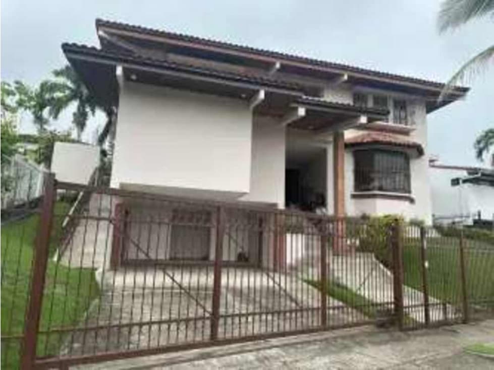 SE ALQUILA HERMOSA CASA EN LA CUIDAD — foto 2