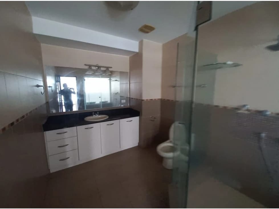 SEA CONFIABLE VENDE REMATE BANCARIO PH BAYFRONT TOWER — foto 4