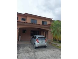 SEA CONFIABLE VENDE CASA EN VERSALLES 3 RECAMARAS