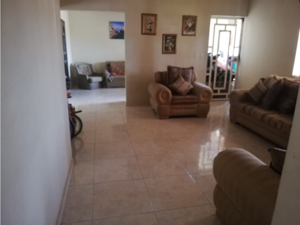 SEA CONFIABLE ALQUILA AMPLIA CASA EN PENONOME — foto 3