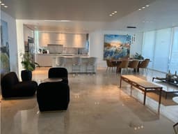 SEA CONFIABLE VENDE APARTAMENTO EN PH OCEAN SKY