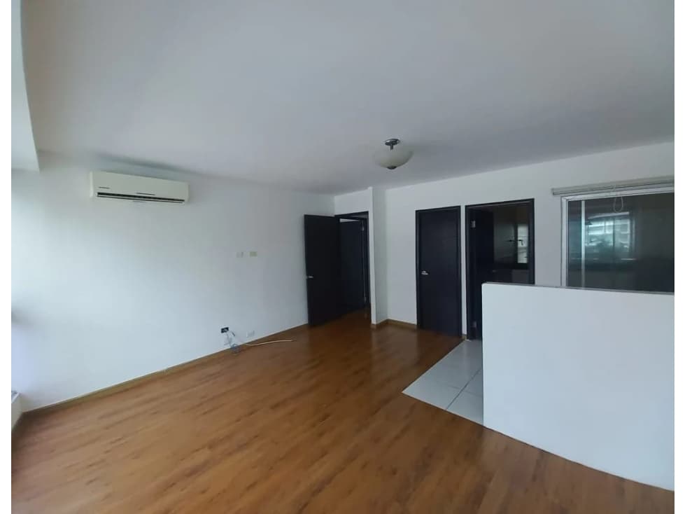 SEA CONFIABLE VENDE REMATE BANCARIO PH BAYFRONT TOWER — foto 2
