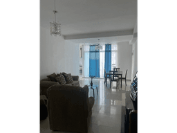 SEA CONFIABLE VENDE O ALQUILA APARTAMENTO EN PH RAINBOW AMOBLADO
