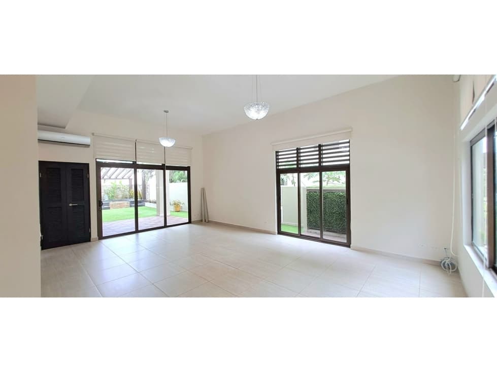 Venta de Casa con Jacuzzi en PH Nativa, Panamá Pacifico — foto 2