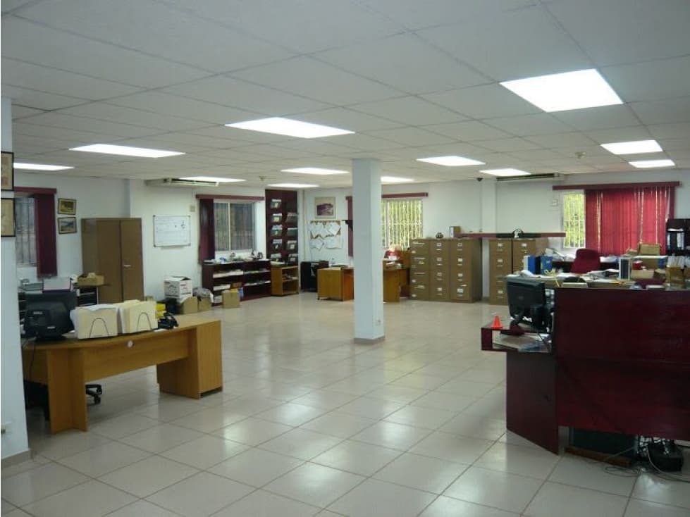 BODEGA EN VENTA Y ALQUILER | MILLA 13 | VIA PRINCIPAL — foto 2