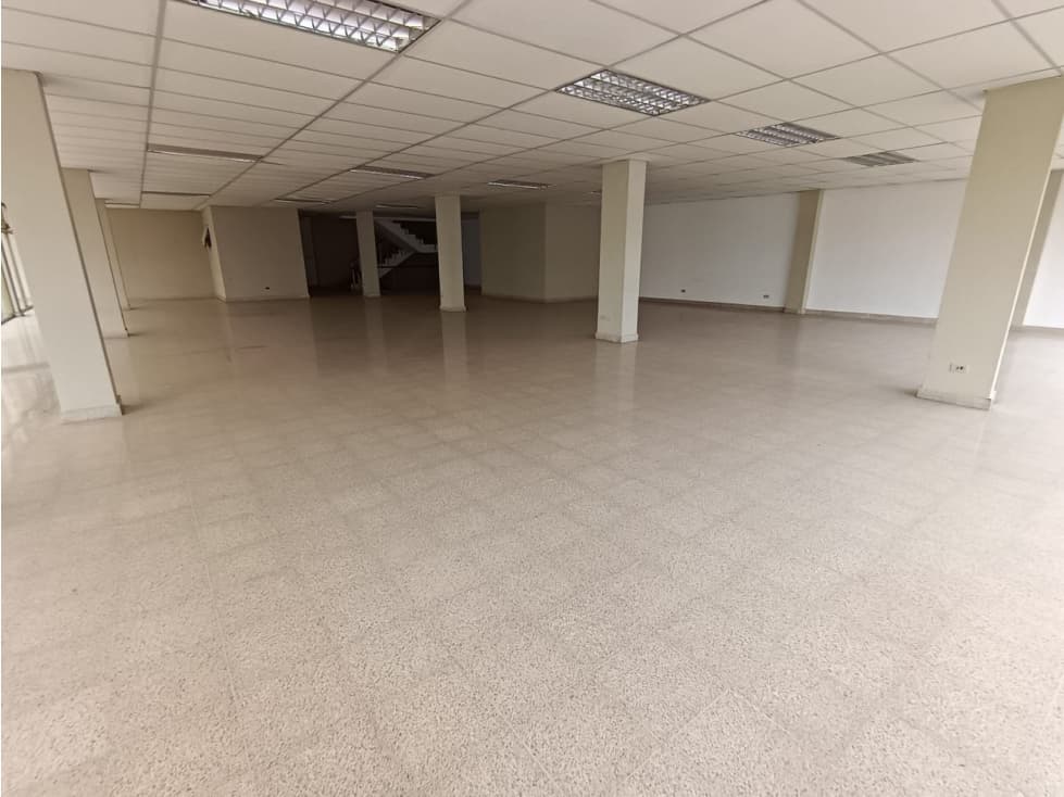 Alquilo | Edificio Comercial | Av. Central | — foto 4
