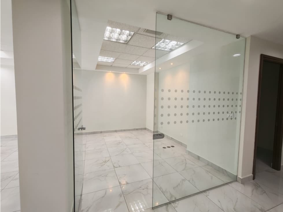 SE ALQUILA LOCAL COMERCIAL | VÍA ESPAÑA Y 12 DE OCTUBRE — foto 5