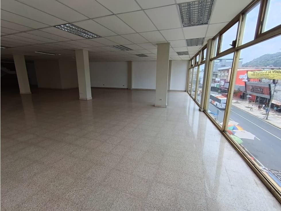 Alquilo | Edificio Comercial | Av. Central | — foto 6