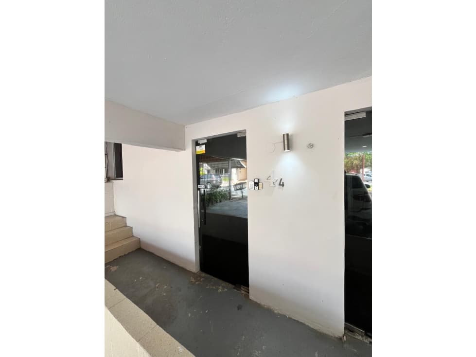 CASA CON LOCAL COMERCIAL — foto 5