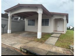 Casa en esquina - Brisas del Golf Arraiján 3R| 2B| 2P (negociable)