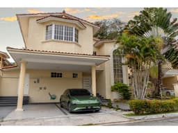 Bella Casa en Albrook Gardens con casa de invitados