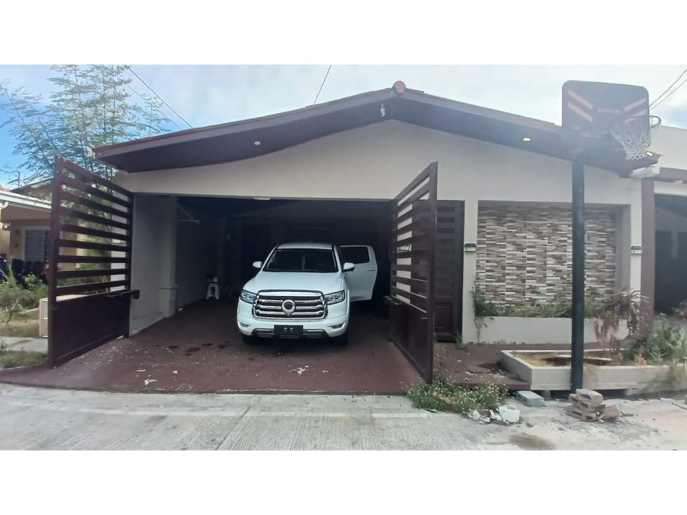 CASA - RESID. VERONA PRADERA AZUL (negociable) 24 DIC. 4R| 2B| 2P| — foto 1