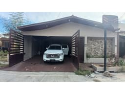 CASA - RESID. VERONA PRADERA AZUL (negociable) 24 DIC. 4R| 2B| 2P|