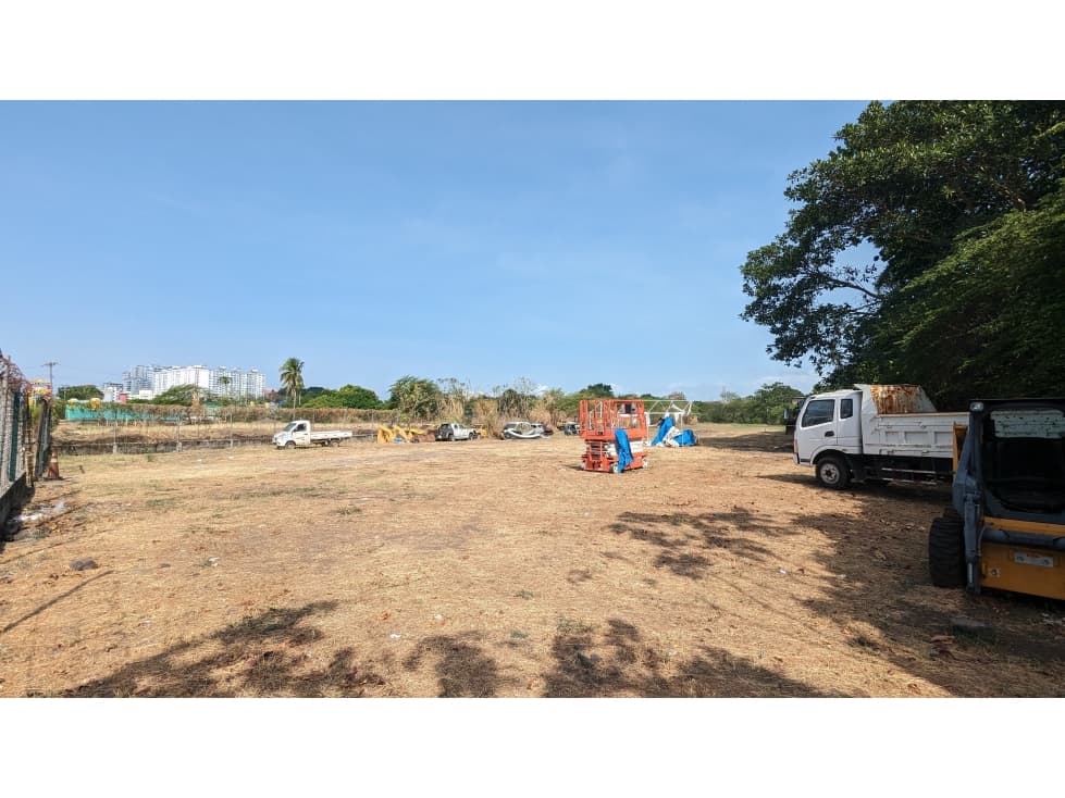 VENDO TERRENO EN AV. JUAN DIAZ — foto 4