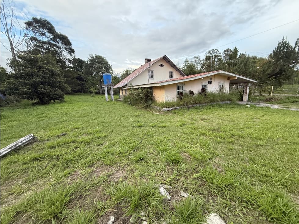 Vendo casa con gran terreno en Volcan — foto 2