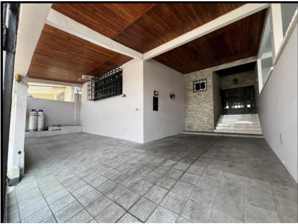 VENDO CASA DE 2 NIVELES EN HATO PINTADO (DB) — foto 2