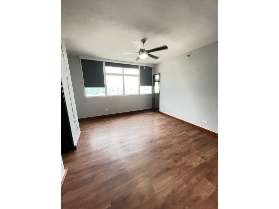 SE VENDE JR PENTHOUSE EN EL CANGREJO — foto 3