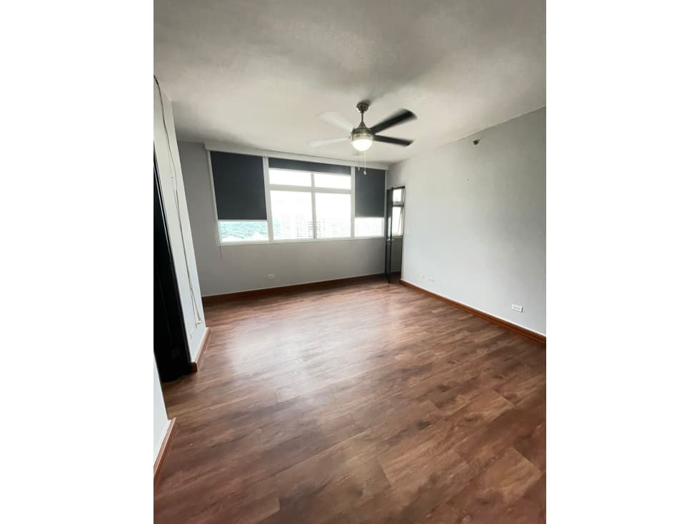 SE VENDE JR PENTHOUSE EN EL CANGREJO — foto 6