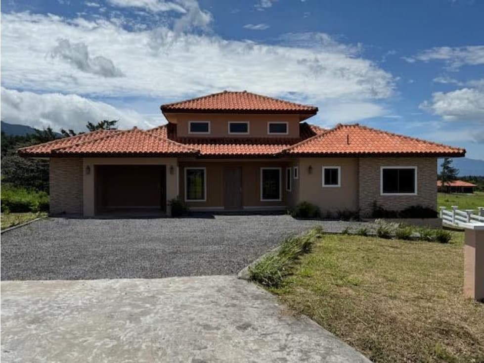 SE VENDE CASA EN BOQUETE — foto 1