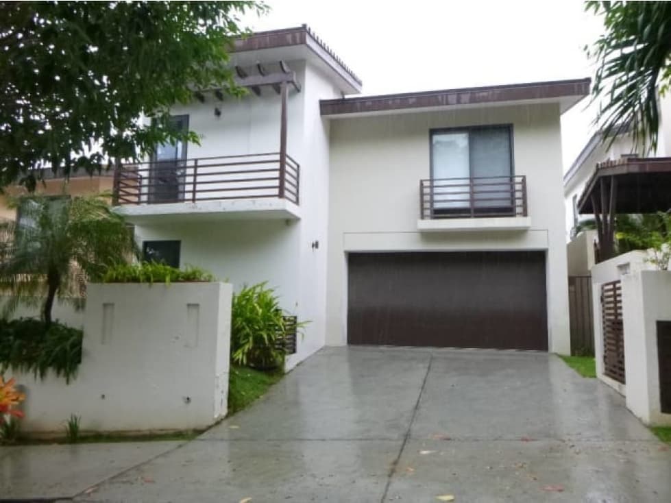 SE VENDE CASA EN EL PH NATIVA EN HOWARD — foto 1