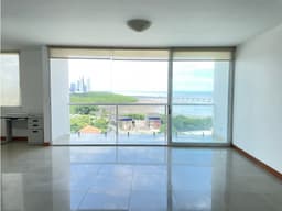 SE VENDE APARTAMENTO EN EL PH BAHIA DEL GOLF EN COCO DEL MAR