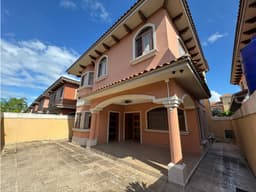 VENDO CASA EN PH EL DORAL EN COSTA SUR