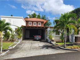 SE VENDE CASA EN LA URBANIZACION HILL TOP EN ARRAIJAN