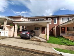 SE VENDE CASA EN EL PH VILLA TIBER EN BRISAS DEL GOLF