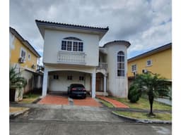 SE VENDE CASA EN EL PH RESIDENCIAL LAS HUACAS EN CARDENAS