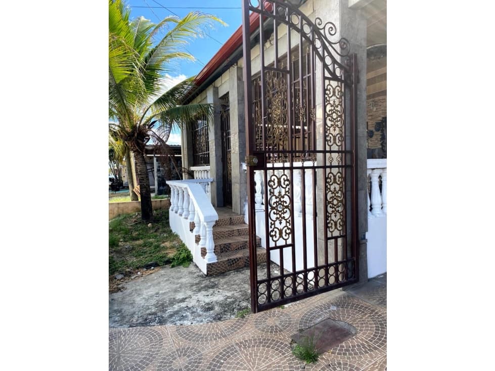 VENDO CASA DE ESQUINA EN NUEVO TOCUMEN — foto 2