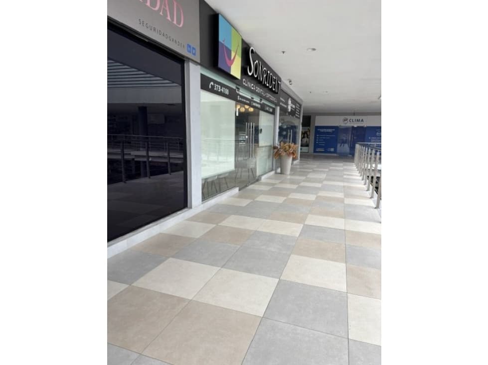 ALQUILO O VENDO LOCAL PLAZA CENTENNIAL PLANTA ALTA — foto 6