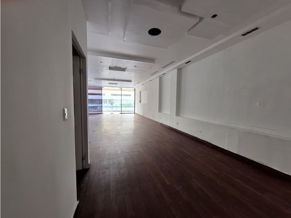 LOCAL LIBERTY PLAZA - Av. 12 de Octubre (110m2) - RB.P — foto 4