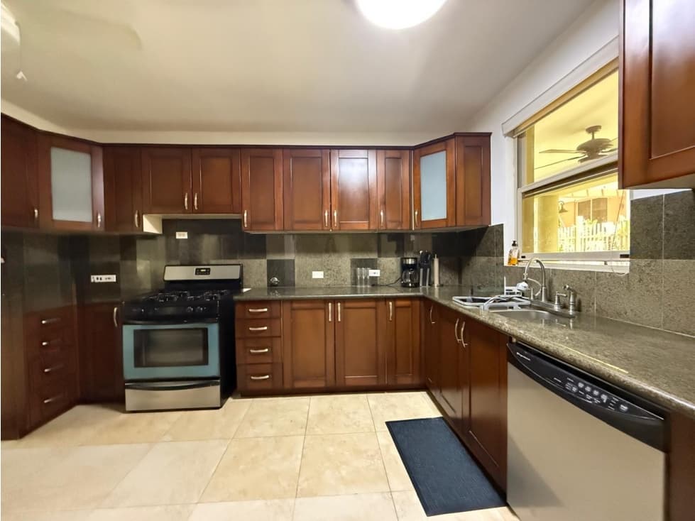 ALQUILER DE CASA EN CLAYTON - PH EMBASSY GARDEN — foto 4