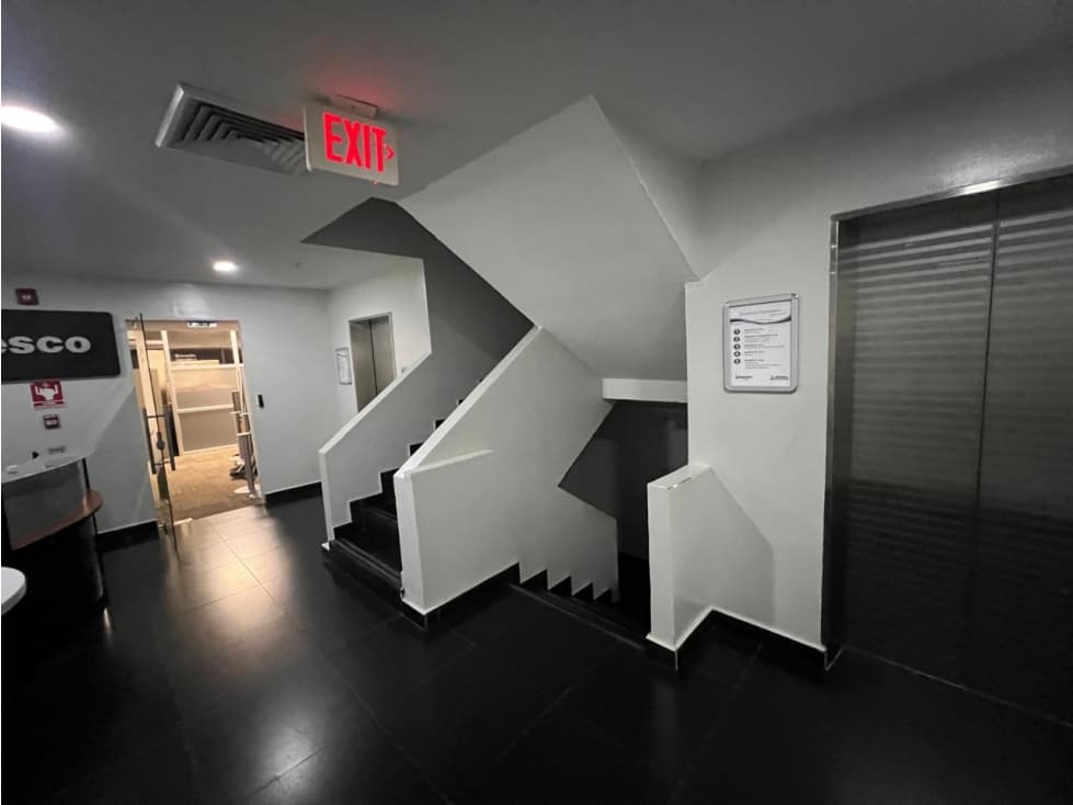 VENTA DE EDIFICIO DE OFICINAS EN MARBELLA — foto 4