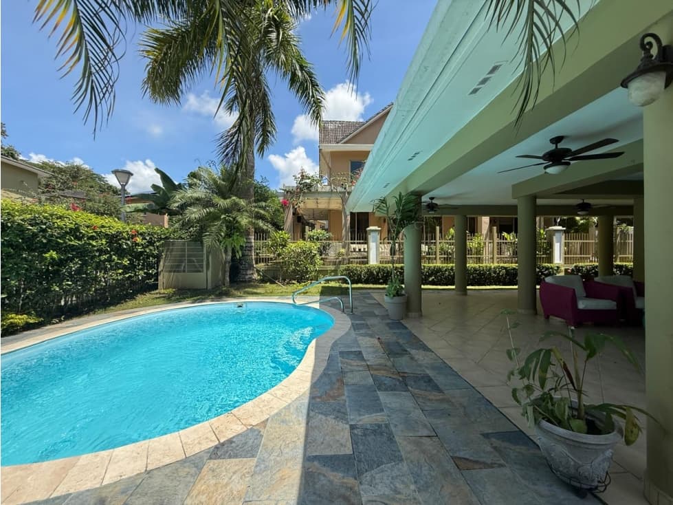 ALQUILER DE CASA EN CLAYTON - PH EMBASSY GARDEN — foto 3