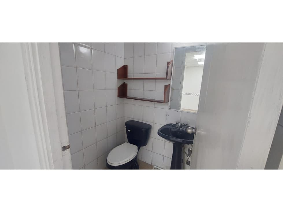 VENTA DE LOCAL COMERCIAL- VIA ESPAÑA - PLAZA SAN FERNANDO — foto 2