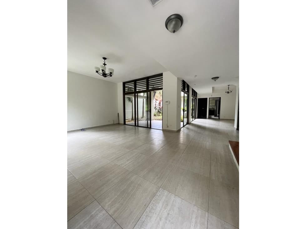 VENTA DE CASA UNIFAMILIAR EN PANAMA PACIFICO — foto 1