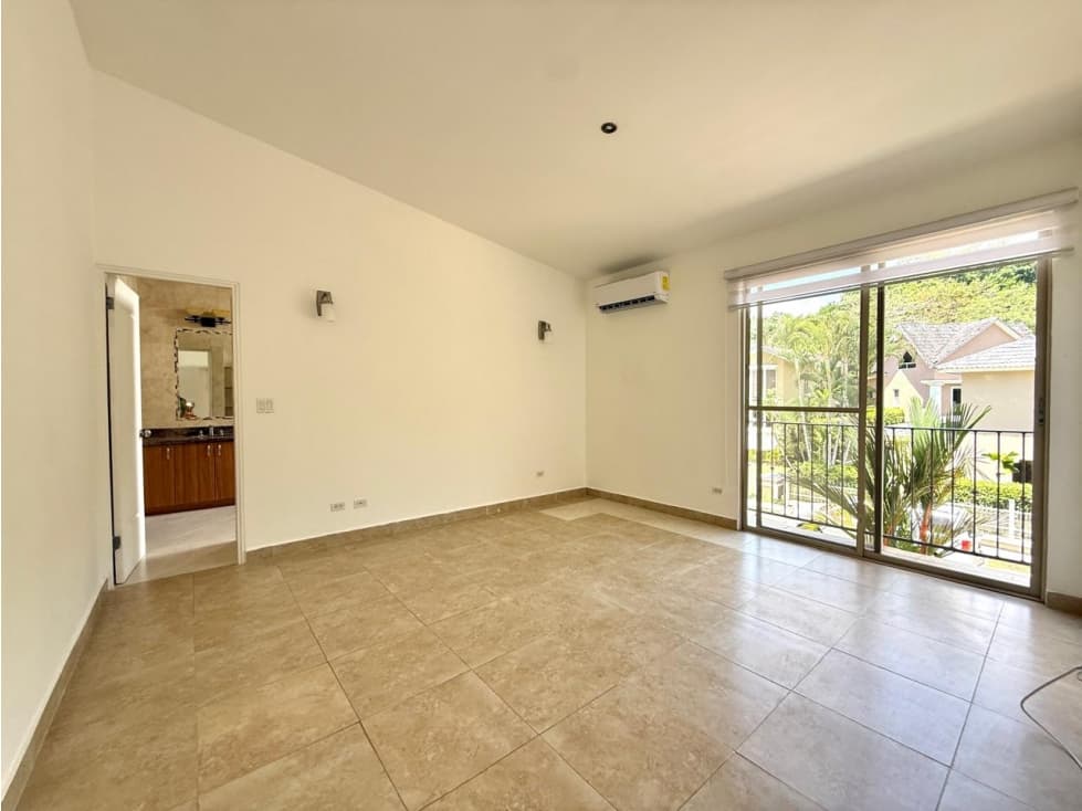 ALQUILER DE CASA EN CLAYTON - PH EMBASSY GARDEN — foto 6