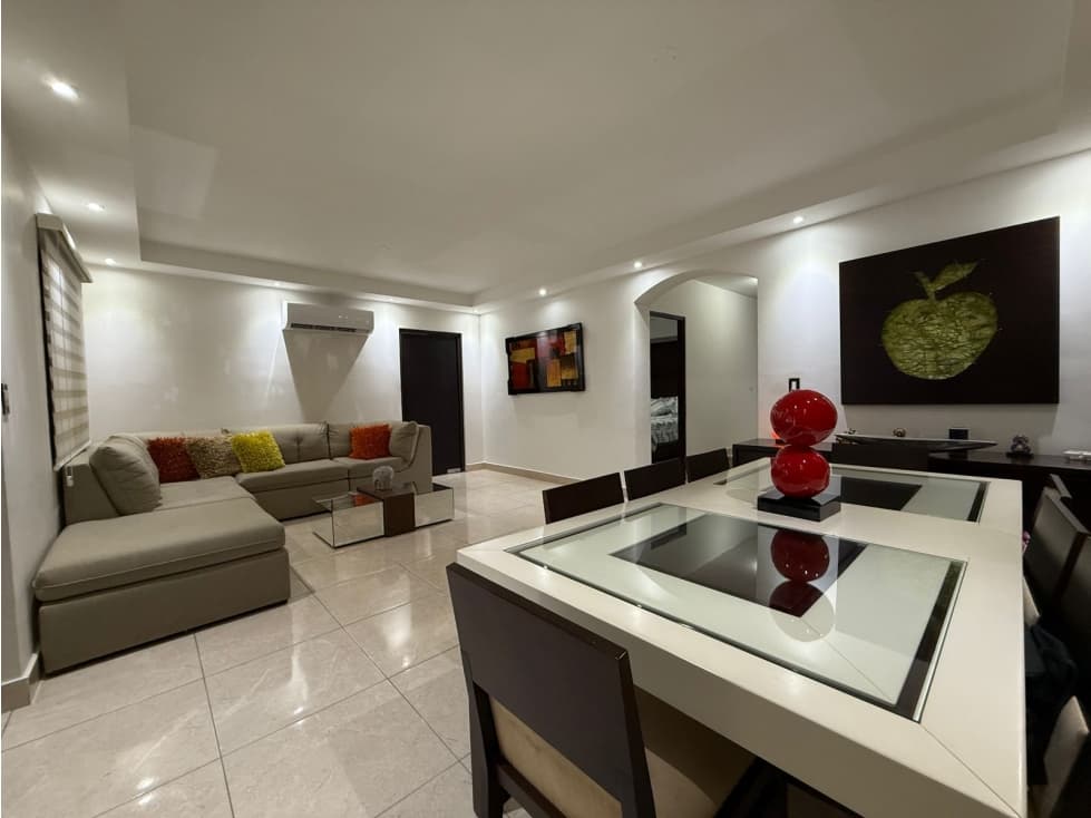 VENTA DE CASA EN VERSALLES REMODELADA CON PISCINA COSTA SUR — foto 4