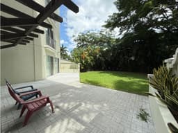 VENTA DE APARTAMENTO EN BUENAVENTURA PB CON JARDIN PUNTA ARENA