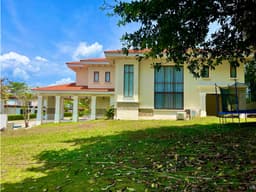 VENTA DE CASA EN CLAYTON - PH LOS SENDEROS CON DOBLE LOTE
