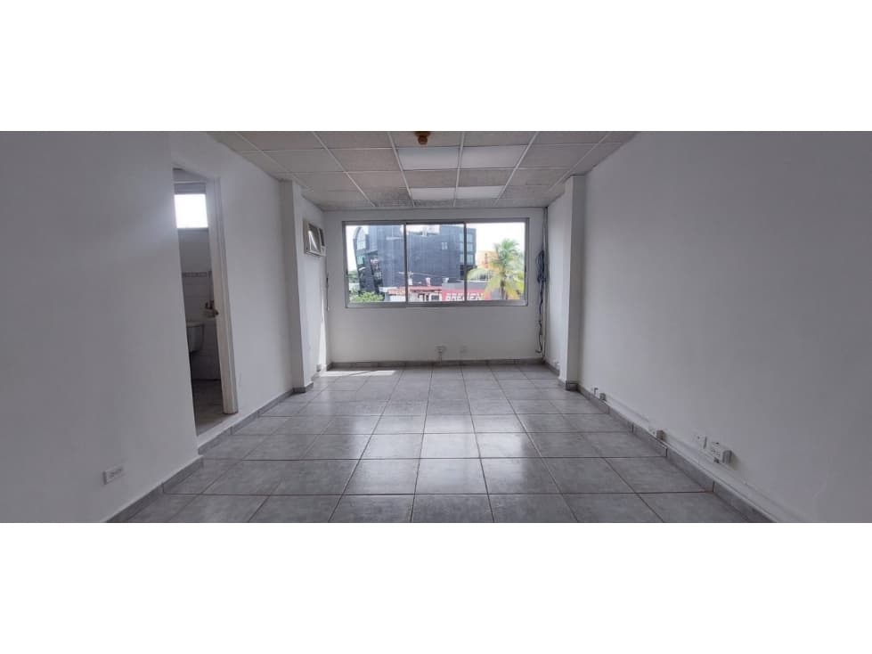 ALQUILER DE LOCAL COMERCIAL - CALLE 50 - PH CENTROLUM — foto 4